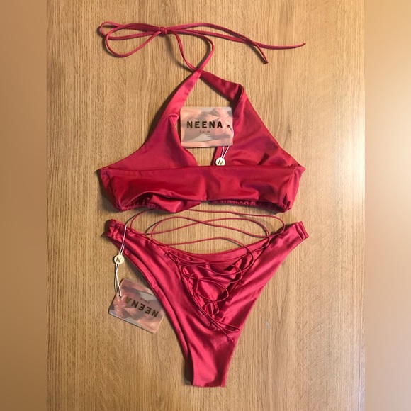 Neena bikini - Picture 3 of 9